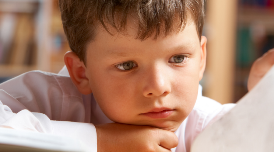 Enfants « dys » : quand notre instinct maternel est le seul vrai guide (et comment survivre au diagnostic)